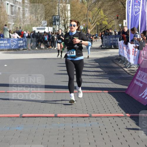 12.04.2026 - 45. Internationalen Wilhelmsburger Insellauf Strokosch-Dieckow http://msf.ph/oto/9457490 12.04.2026 11:04:02 Ziel 4732 meine-sportfotos.de