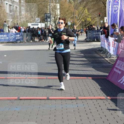 12.04.2026 - 45. Internationalen Wilhelmsburger Insellauf Strokosch-Dieckow http://msf.ph/oto/9457499 12.04.2026 11:04:02 Ziel 4732 meine-sportfotos.de