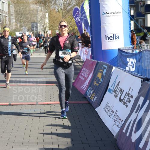 12.04.2026 - 45. Internationalen Wilhelmsburger Insellauf Strokosch-Dieckow http://msf.ph/oto/9457501 12.04.2026 10:47:07 Ziel 4331, 3553, 3713, 3860, 5538, 4706, 4700, 5803 meine-sportfotos.de