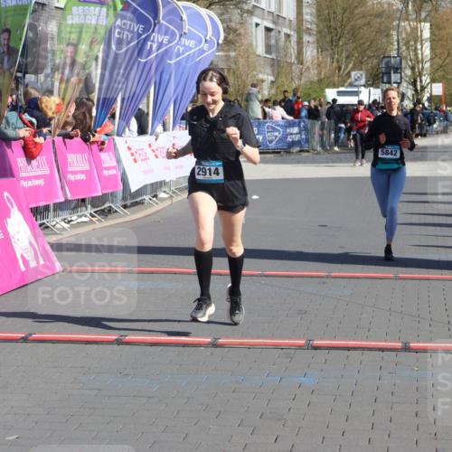 12.04.2026 - 45. Internationalen Wilhelmsburger Insellauf Strokosch-Dieckow http://msf.ph/oto/9457546 12.04.2026 11:04:08 Ziel 2914, 5842 meine-sportfotos.de