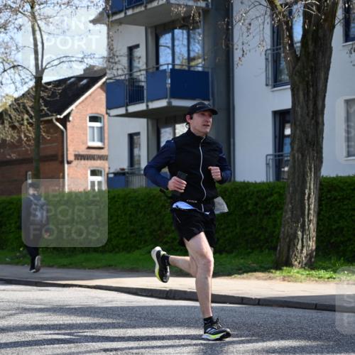 12.04.2026 - 45. Internationalen Wilhelmsburger Insellauf J. Mangold http://msf.ph/oto/9457551 12.04.2026 10:33:30 Ziel 5821, 4738, 2893, 5843, 3447, 4441, 4945, 4043, 2632, 2504, 4196, 5238, 5239, 5294, 3841, 3605, 2547, 3424, 3924 meine-sportfotos.de