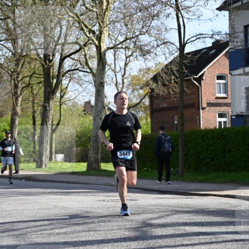 12.04.2026 - 45. Internationalen Wilhelmsburger Insellauf J. Mangold http://msf.ph/oto/9457561 12.04.2026 10:33:31 Ziel 5821, 4738, 2893, 5843, 3447, 4441, 4945, 4043, 2632, 2632, 2504, 4196, 5238, 5239, 5294, 3841, 3605, 2547, 3424, 3924 meine-sportfotos.de
