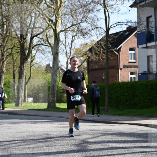 12.04.2026 - 45. Internationalen Wilhelmsburger Insellauf J. Mangold http://msf.ph/oto/9457563 12.04.2026 10:33:31 Ziel 5821, 4738, 2893, 5843, 3447, 4441, 4945, 4043, 2632, 2632, 2504, 4196, 5238, 5239, 5294, 3841, 3605, 2547, 3424, 3924 meine-sportfotos.de