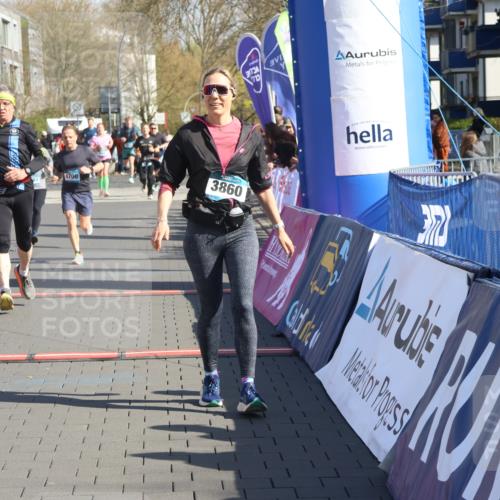 12.04.2026 - 45. Internationalen Wilhelmsburger Insellauf Strokosch-Dieckow http://msf.ph/oto/9457569 12.04.2026 10:47:07 Ziel 4331, 3553, 3713, 3860, 5538, 4706, 4700, 5803 meine-sportfotos.de