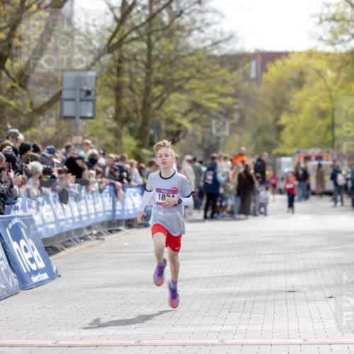12.04.2026 - 45. Internationalen Wilhelmsburger Insellauf Michael Strokosch http://msf.ph/oto/9457576 12.04.2026 14:48:34 Laufen 1824 meine-sportfotos.de