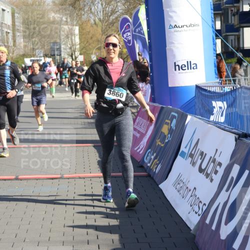 12.04.2026 - 45. Internationalen Wilhelmsburger Insellauf Strokosch-Dieckow http://msf.ph/oto/9457582 12.04.2026 10:47:08 Ziel 3713, 3860, 5538, 4706, 4700, 5803 meine-sportfotos.de