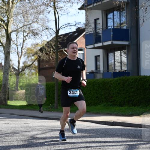 12.04.2026 - 45. Internationalen Wilhelmsburger Insellauf J. Mangold http://msf.ph/oto/9457588 12.04.2026 10:33:32 Ziel 5821, 4738, 2893, 5843, 3447, 4441, 4945, 4043, 2632, 2504, 4196, 5238, 5239, 5294, 3841, 3605, 2547, 3424, 3924, 4493 meine-sportfotos.de