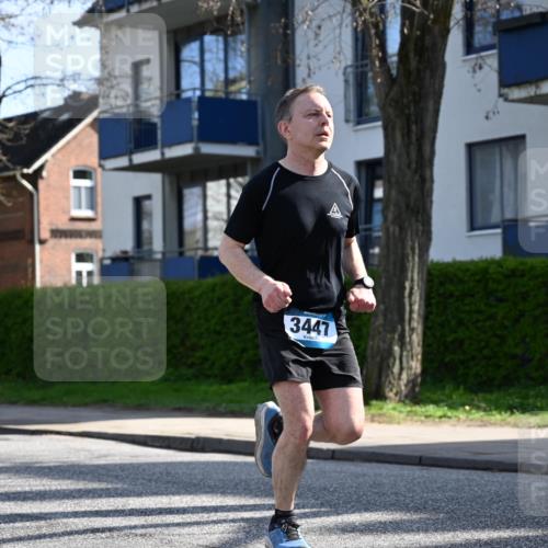 12.04.2026 - 45. Internationalen Wilhelmsburger Insellauf J. Mangold http://msf.ph/oto/9457608 12.04.2026 10:33:32 Ziel 5821, 4738, 2893, 5843, 3447, 4441, 4945, 4043, 2632, 2504, 4196, 5238, 5239, 5294, 3841, 3605, 2547, 3424, 3924, 4493 meine-sportfotos.de