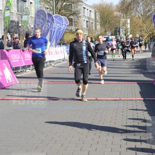 12.04.2026 - 45. Internationalen Wilhelmsburger Insellauf Strokosch-Dieckow http://msf.ph/oto/9457611 12.04.2026 10:47:09 Ziel 3860, 5538, 4706, 4700, 5803 meine-sportfotos.de