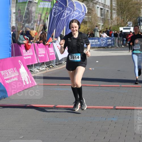 12.04.2026 - 45. Internationalen Wilhelmsburger Insellauf Strokosch-Dieckow http://msf.ph/oto/9457616 12.04.2026 11:04:08 Ziel 2914, 5842 meine-sportfotos.de