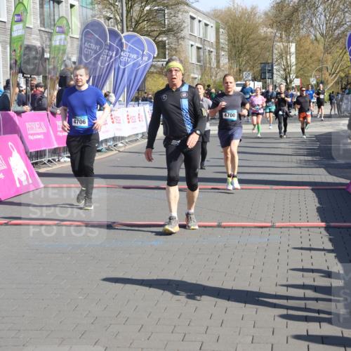 12.04.2026 - 45. Internationalen Wilhelmsburger Insellauf Strokosch-Dieckow http://msf.ph/oto/9457645 12.04.2026 10:47:09 Ziel 3860, 5538, 4706, 4700, 5803 meine-sportfotos.de