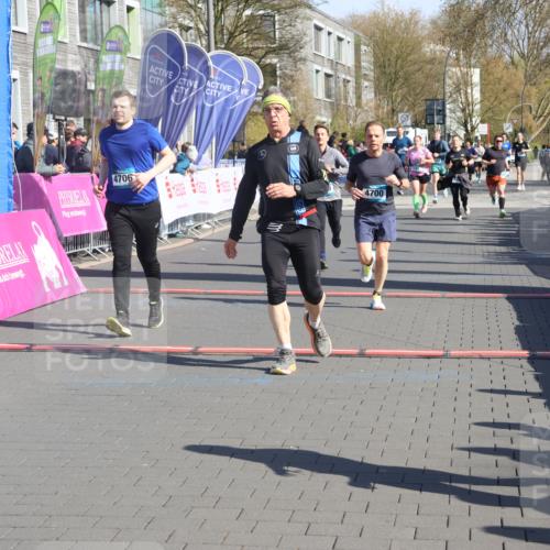 12.04.2026 - 45. Internationalen Wilhelmsburger Insellauf Strokosch-Dieckow http://msf.ph/oto/9457694 12.04.2026 10:47:09 Ziel 3860, 5538, 4706, 4700, 5803 meine-sportfotos.de