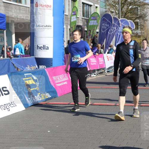 12.04.2026 - 45. Internationalen Wilhelmsburger Insellauf Strokosch-Dieckow http://msf.ph/oto/9457708 12.04.2026 10:47:10 Ziel 3860, 5538, 4706, 4700, 5803, 2206 meine-sportfotos.de