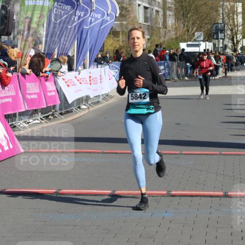12.04.2026 - 45. Internationalen Wilhelmsburger Insellauf Strokosch-Dieckow http://msf.ph/oto/9457710 12.04.2026 11:04:11 Ziel 2914, 5842 meine-sportfotos.de