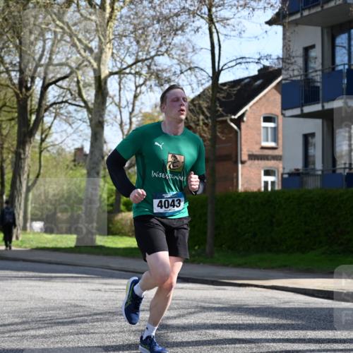 12.04.2026 - 45. Internationalen Wilhelmsburger Insellauf J. Mangold http://msf.ph/oto/9457722 12.04.2026 10:33:43 Ziel 3447, 4441, 4945, 4043, 2632, 2504, 4196, 5238, 5239, 5294, 3841, 3605, 2547, 3424, 3924, 4493, 3945, 3613, 2270 meine-sportfotos.de