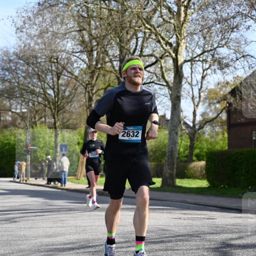 12.04.2026 - 45. Internationalen Wilhelmsburger Insellauf J. Mangold http://msf.ph/oto/9457732 12.04.2026 10:33:44 Ziel 4441, 4945, 4043, 2632, 2504, 4196, 5238, 5239, 5294, 3841, 3605, 2547, 3424, 3924, 4493, 4493, 3945, 3613, 2270 meine-sportfotos.de