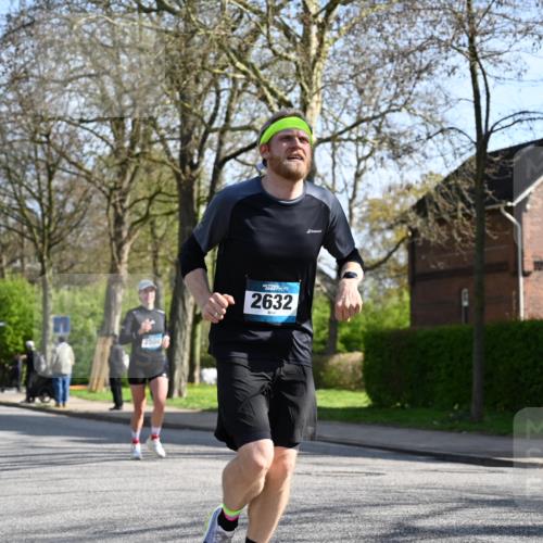 12.04.2026 - 45. Internationalen Wilhelmsburger Insellauf J. Mangold http://msf.ph/oto/9457736 12.04.2026 10:33:44 Ziel 4441, 4945, 4043, 2632, 2504, 4196, 5238, 5239, 5294, 3841, 3605, 2547, 3424, 3924, 4493, 4493, 3945, 3613, 2270 meine-sportfotos.de