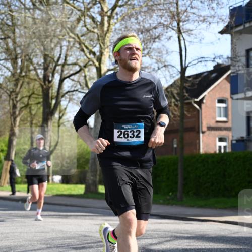 12.04.2026 - 45. Internationalen Wilhelmsburger Insellauf J. Mangold http://msf.ph/oto/9457740 12.04.2026 10:33:45 Ziel 4945, 4043, 2632, 2504, 4196, 5238, 5239, 5294, 3841, 3841, 3605, 2547, 3424, 3924, 4493, 3945, 3945, 3613, 2270, 4555, 2472, 2559, 3636 meine-sportfotos.de