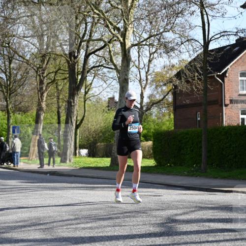 12.04.2026 - 45. Internationalen Wilhelmsburger Insellauf J. Mangold http://msf.ph/oto/9457746 12.04.2026 10:33:46 Ziel 4945, 4043, 2632, 2504, 4196, 5238, 5239, 5294, 3841, 3605, 3605, 2547, 3424, 3924, 4493, 3945, 3613, 2270, 4555, 2472, 2559, 3636 meine-sportfotos.de