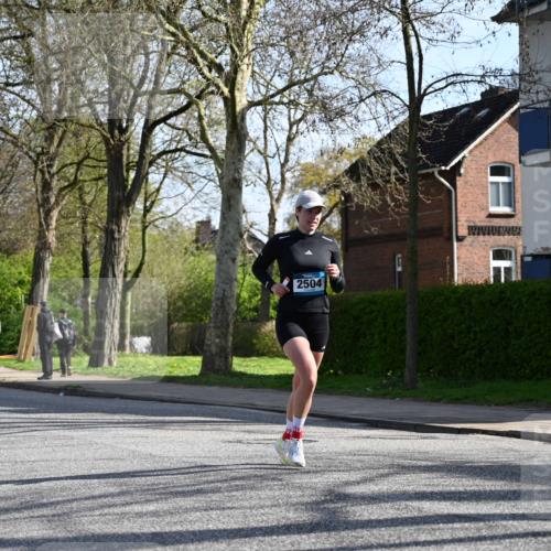 12.04.2026 - 45. Internationalen Wilhelmsburger Insellauf J. Mangold http://msf.ph/oto/9457752 12.04.2026 10:33:46 Ziel 4945, 4043, 2632, 2504, 4196, 5238, 5239, 5294, 3841, 3605, 3605, 2547, 3424, 3924, 4493, 3945, 3613, 2270, 4555, 2472, 2559, 3636 meine-sportfotos.de