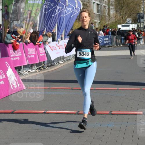 12.04.2026 - 45. Internationalen Wilhelmsburger Insellauf Strokosch-Dieckow http://msf.ph/oto/9457753 12.04.2026 11:04:11 Ziel 2914, 5842 meine-sportfotos.de