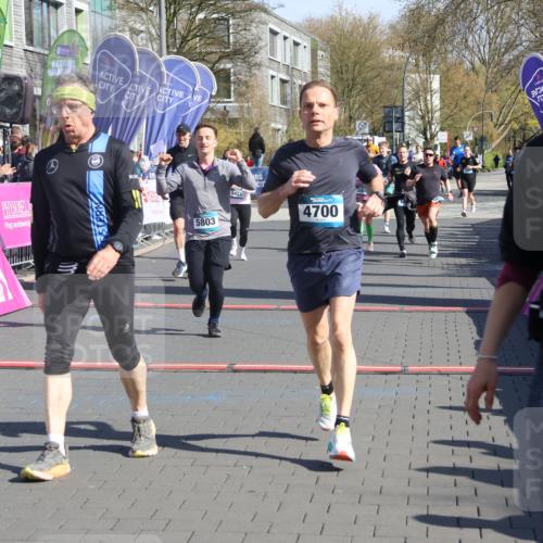 12.04.2026 - 45. Internationalen Wilhelmsburger Insellauf Strokosch-Dieckow http://msf.ph/oto/9457755 12.04.2026 10:47:11 Ziel 5538, 4706, 4700, 5803, 2206, 5421, 5626 meine-sportfotos.de