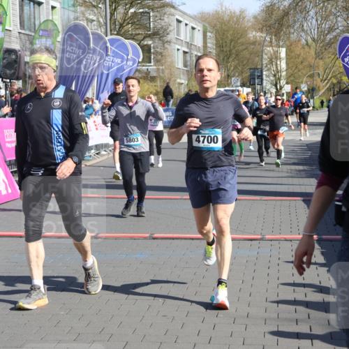 12.04.2026 - 45. Internationalen Wilhelmsburger Insellauf Strokosch-Dieckow http://msf.ph/oto/9457761 12.04.2026 10:47:11 Ziel 5538, 4706, 4700, 5803, 2206, 5421, 5626 meine-sportfotos.de