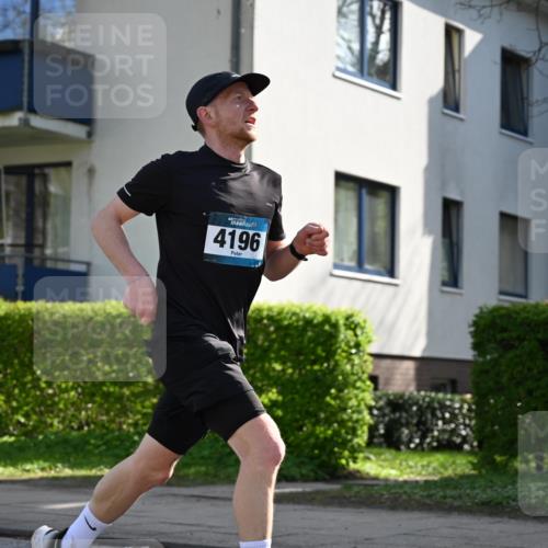 12.04.2026 - 45. Internationalen Wilhelmsburger Insellauf J. Mangold http://msf.ph/oto/9457780 12.04.2026 10:33:56 Ziel 2632, 2504, 4196, 5238, 5239, 5294, 3841, 3605, 2547, 3424, 3924, 4493, 4493, 3945, 3613, 2270, 4555, 2472, 2559, 3636, 3929, 5480, 3042, 3065, 2123 meine-sportfotos.de