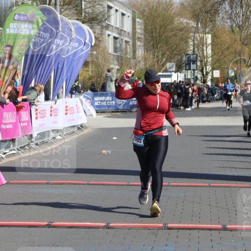 12.04.2026 - 45. Internationalen Wilhelmsburger Insellauf Strokosch-Dieckow http://msf.ph/oto/9457782 12.04.2026 11:04:18 Ziel 2005 meine-sportfotos.de