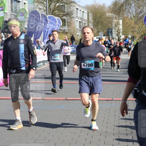 12.04.2026 - 45. Internationalen Wilhelmsburger Insellauf Strokosch-Dieckow http://msf.ph/oto/9457783 12.04.2026 10:47:11 Ziel 5538, 4706, 4700, 5803, 2206, 5421, 5626 meine-sportfotos.de