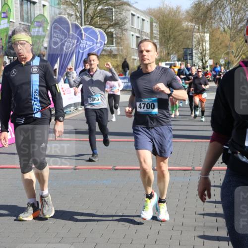 12.04.2026 - 45. Internationalen Wilhelmsburger Insellauf Strokosch-Dieckow http://msf.ph/oto/9457792 12.04.2026 10:47:11 Ziel 5538, 4706, 4700, 5803, 2206, 5421, 5626 meine-sportfotos.de