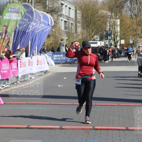 12.04.2026 - 45. Internationalen Wilhelmsburger Insellauf Strokosch-Dieckow http://msf.ph/oto/9457793 12.04.2026 11:04:18 Ziel 2005 meine-sportfotos.de