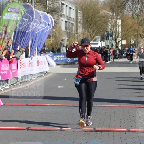 12.04.2026 - 45. Internationalen Wilhelmsburger Insellauf Strokosch-Dieckow http://msf.ph/oto/9457824 12.04.2026 11:04:18 Ziel 2005 meine-sportfotos.de