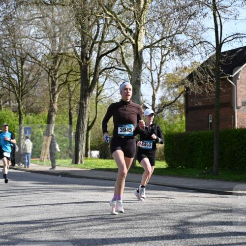 12.04.2026 - 45. Internationalen Wilhelmsburger Insellauf J. Mangold http://msf.ph/oto/9457827 12.04.2026 10:34:11 Ziel 3605, 2547, 3424, 3924, 4493, 3945, 3613, 2270, 4555, 2472, 2559, 3636, 3929, 3929, 5480, 3042, 3065, 2123, 3485, 3133, 4807, 3385, 2402, 2917, 2459, 2488, 2482, 4108 meine-sportfotos.de