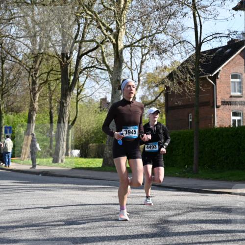 12.04.2026 - 45. Internationalen Wilhelmsburger Insellauf J. Mangold http://msf.ph/oto/9457832 12.04.2026 10:34:11 Ziel 3605, 2547, 3424, 3924, 4493, 3945, 3613, 2270, 4555, 2472, 2559, 3636, 3929, 3929, 5480, 3042, 3065, 2123, 3485, 3133, 4807, 3385, 2402, 2917, 2459, 2488, 2482, 4108 meine-sportfotos.de