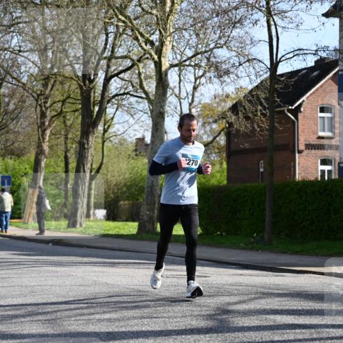12.04.2026 - 45. Internationalen Wilhelmsburger Insellauf J. Mangold http://msf.ph/oto/9457877 12.04.2026 10:34:18 Ziel 4493, 3945, 3613, 2270, 4555, 2472, 2559, 3636, 3929, 5480, 3042, 3065, 2123, 2123, 3485, 3133, 4807, 3385, 2402, 2917, 2459, 2488, 2482, 4108, 3324, 5492 meine-sportfotos.de
