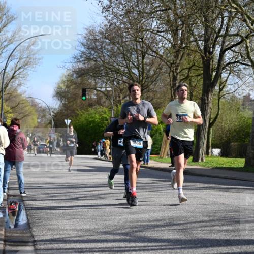 12.04.2026 - 45. Internationalen Wilhelmsburger Insellauf J. Mangold http://msf.ph/oto/9457896 12.04.2026 10:34:21 Ziel 4493, 3945, 3613, 2270, 4555, 2472, 2559, 3636, 3929, 5480, 3042, 3065, 2123, 3485, 3133, 4807, 3385, 2402, 2917, 2459, 2488, 2482, 4108, 2488, 2482, 4108, 3324, 5492, 5036, 5048 meine-sportfotos.de