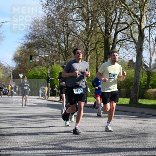12.04.2026 - 45. Internationalen Wilhelmsburger Insellauf J. Mangold http://msf.ph/oto/9457901 12.04.2026 10:34:22 Ziel 3945, 3613, 2270, 4555, 2472, 2559, 3636, 3929, 5480, 3042, 3065, 2123, 3485, 3133, 4807, 3385, 2402, 2917, 2459, 2488, 2482, 4108, 3324, 5492, 5036, 5048, 2423, 2814 meine-sportfotos.de