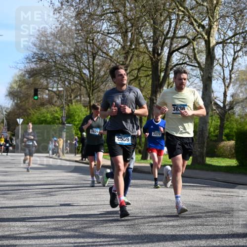 12.04.2026 - 45. Internationalen Wilhelmsburger Insellauf J. Mangold http://msf.ph/oto/9457906 12.04.2026 10:34:22 Ziel 3945, 3613, 2270, 4555, 2472, 2559, 3636, 3929, 5480, 3042, 3065, 2123, 3485, 3133, 4807, 3385, 2402, 2917, 2459, 2488, 2482, 4108, 3324, 5492, 5036, 5048, 2423, 2814 meine-sportfotos.de