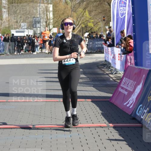 12.04.2026 - 45. Internationalen Wilhelmsburger Insellauf Strokosch-Dieckow http://msf.ph/oto/9457922 12.04.2026 11:04:25 Ziel 2221 meine-sportfotos.de