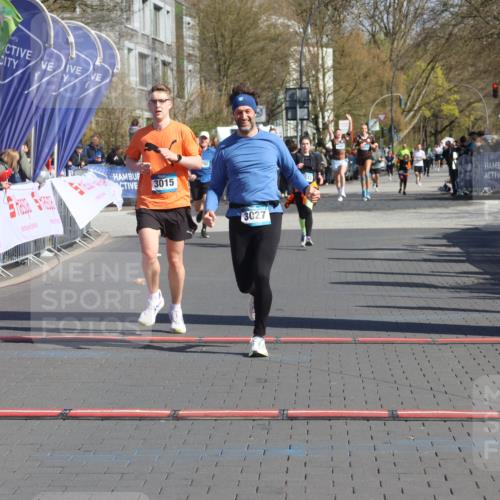12.04.2026 - 45. Internationalen Wilhelmsburger Insellauf Strokosch-Dieckow http://msf.ph/oto/9457963 12.04.2026 11:04:34 Ziel 3027, 3015 meine-sportfotos.de