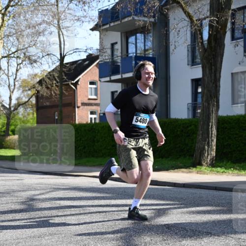 12.04.2026 - 45. Internationalen Wilhelmsburger Insellauf J. Mangold http://msf.ph/oto/9457977 12.04.2026 10:34:36 Ziel 3929, 5480, 3042, 3065, 2123, 3485, 3133, 4807, 3385, 2402, 2917, 2459, 2488, 2482, 4108, 3324, 3324, 5492, 5036, 5048, 2423, 2814, 4000, 4000, 5551, 4109, 2497, 2583 meine-sportfotos.de