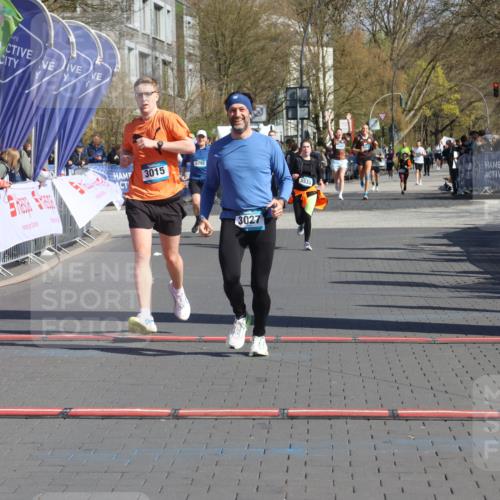 12.04.2026 - 45. Internationalen Wilhelmsburger Insellauf Strokosch-Dieckow http://msf.ph/oto/9457979 12.04.2026 11:04:34 Ziel 3027, 3015 meine-sportfotos.de