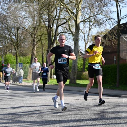 12.04.2026 - 45. Internationalen Wilhelmsburger Insellauf J. Mangold http://msf.ph/oto/9457998 12.04.2026 10:34:41 Ziel 2123, 3485, 3133, 4807, 3385, 2402, 2917, 2459, 2488, 2482, 4108, 3324, 5492, 5036, 5048, 2423, 2814, 4000, 5551, 4109, 4109, 2497, 2583, 3759, 4127 meine-sportfotos.de