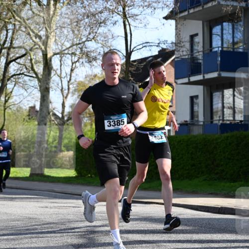 12.04.2026 - 45. Internationalen Wilhelmsburger Insellauf J. Mangold http://msf.ph/oto/9458013 12.04.2026 10:34:42 Ziel 2123, 3485, 3133, 4807, 3385, 2402, 2917, 2459, 2488, 2482, 4108, 3324, 5492, 5036, 5048, 2423, 2814, 4000, 5551, 4109, 2497, 2583, 3759, 4127 meine-sportfotos.de
