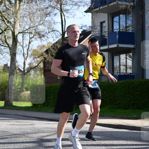 12.04.2026 - 45. Internationalen Wilhelmsburger Insellauf J. Mangold http://msf.ph/oto/9458016 12.04.2026 10:34:42 Ziel 2123, 3485, 3133, 4807, 3385, 2402, 2917, 2459, 2488, 2482, 4108, 3324, 5492, 5036, 5048, 2423, 2814, 4000, 5551, 4109, 2497, 2583, 3759, 4127 meine-sportfotos.de