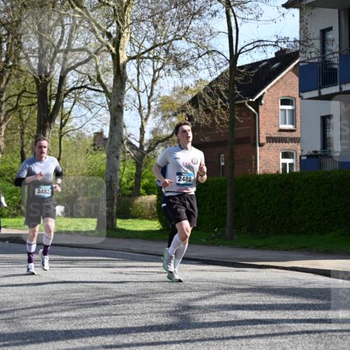 12.04.2026 - 45. Internationalen Wilhelmsburger Insellauf J. Mangold http://msf.ph/oto/9458020 12.04.2026 10:34:44 Ziel 3485, 3133, 4807, 3385, 2402, 2917, 2459, 2488, 2482, 4108, 3324, 5492, 5036, 5048, 5036, 5048, 2423, 2814, 4000, 5551, 4109, 2497, 2497, 2583, 3759, 4127, 5523 meine-sportfotos.de