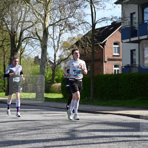 12.04.2026 - 45. Internationalen Wilhelmsburger Insellauf J. Mangold http://msf.ph/oto/9458023 12.04.2026 10:34:44 Ziel 3485, 3133, 4807, 3385, 2402, 2917, 2459, 2488, 2482, 4108, 3324, 5492, 5036, 5048, 5036, 5048, 2423, 2814, 4000, 5551, 4109, 2497, 2497, 2583, 3759, 4127, 5523 meine-sportfotos.de