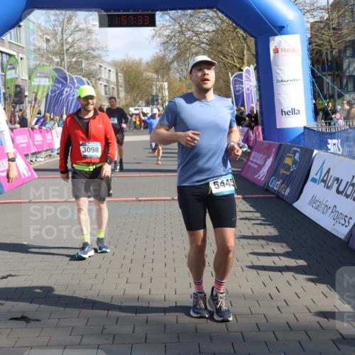 12.04.2026 - 45. Internationalen Wilhelmsburger Insellauf Strokosch-Dieckow http://msf.ph/oto/9458035 12.04.2026 10:47:32 Ziel 3098, 5445, 4992, 3450, 5054 meine-sportfotos.de