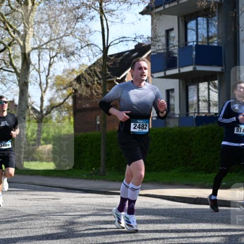 12.04.2026 - 45. Internationalen Wilhelmsburger Insellauf J. Mangold http://msf.ph/oto/9458043 12.04.2026 10:34:46 Ziel 3485, 3133, 4807, 3385, 2402, 2917, 2459, 2488, 2482, 4108, 3324, 5492, 5036, 5048, 2423, 2814, 2423, 2814, 4000, 5551, 4109, 2497, 2583, 3759, 4127, 5523 meine-sportfotos.de